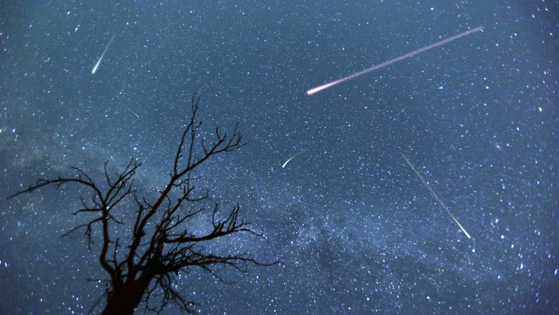 Fenomena Hujan Meteor Eta Aquarid Akan Hiasi Langit Indonesia Mei 2025