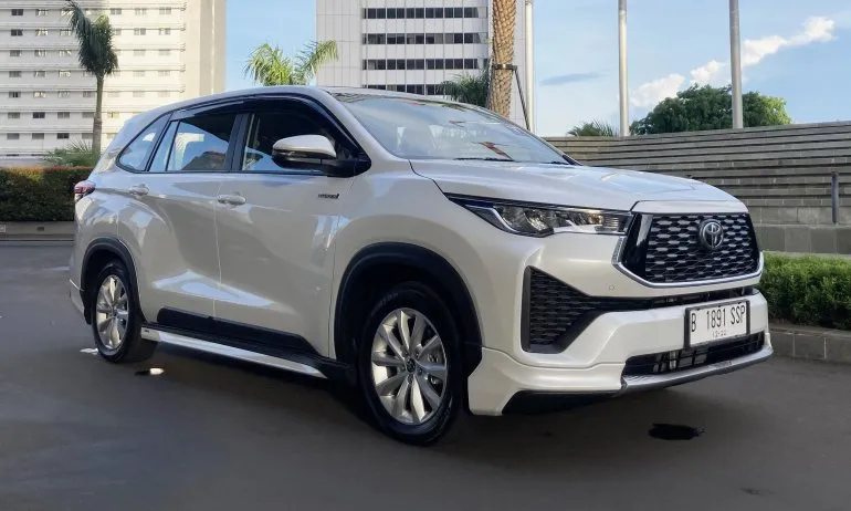 Berapa Pajak Tahunan Toyota Kijang Innova Zenix Bensin Keluaran 2025