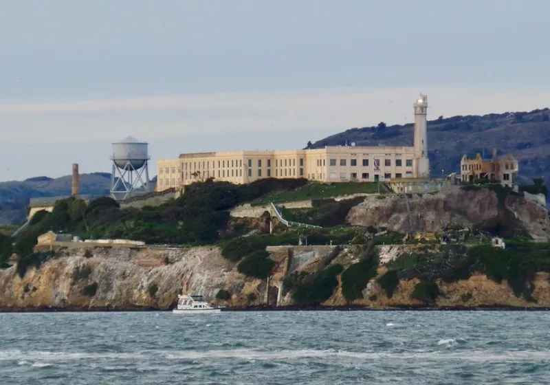 Trump Perintahkan Buka Kembali Penjara Alcatraz untuk Penjahat Paling Kejam di AS