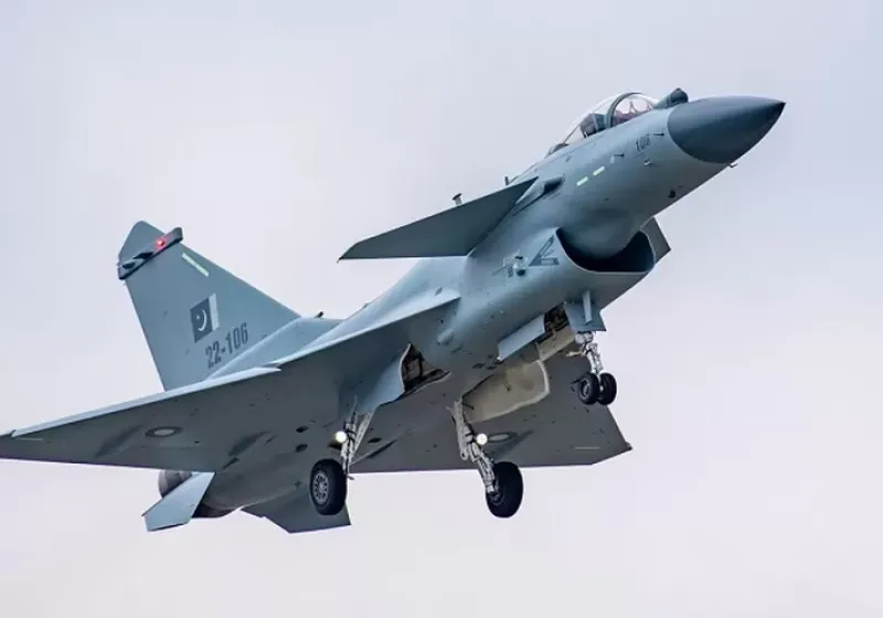 J-10C Pakistan Tembak Jatuh Rafale India: Duel Udara yang Mengguncang Kashmir